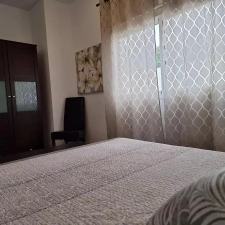 Apartment Abubilla House - Comfortable With Garden & Terrace In A Quiet Area