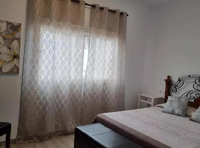 Abubilla House - Comfortable With Garden & Terrace In A Quiet Area Nazaret