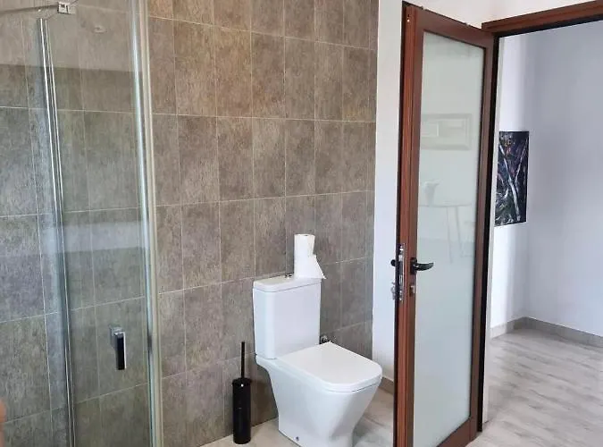 Апартаменты Abubilla House - Comfortable With Garden & Terrace In A Quiet Area Насарет